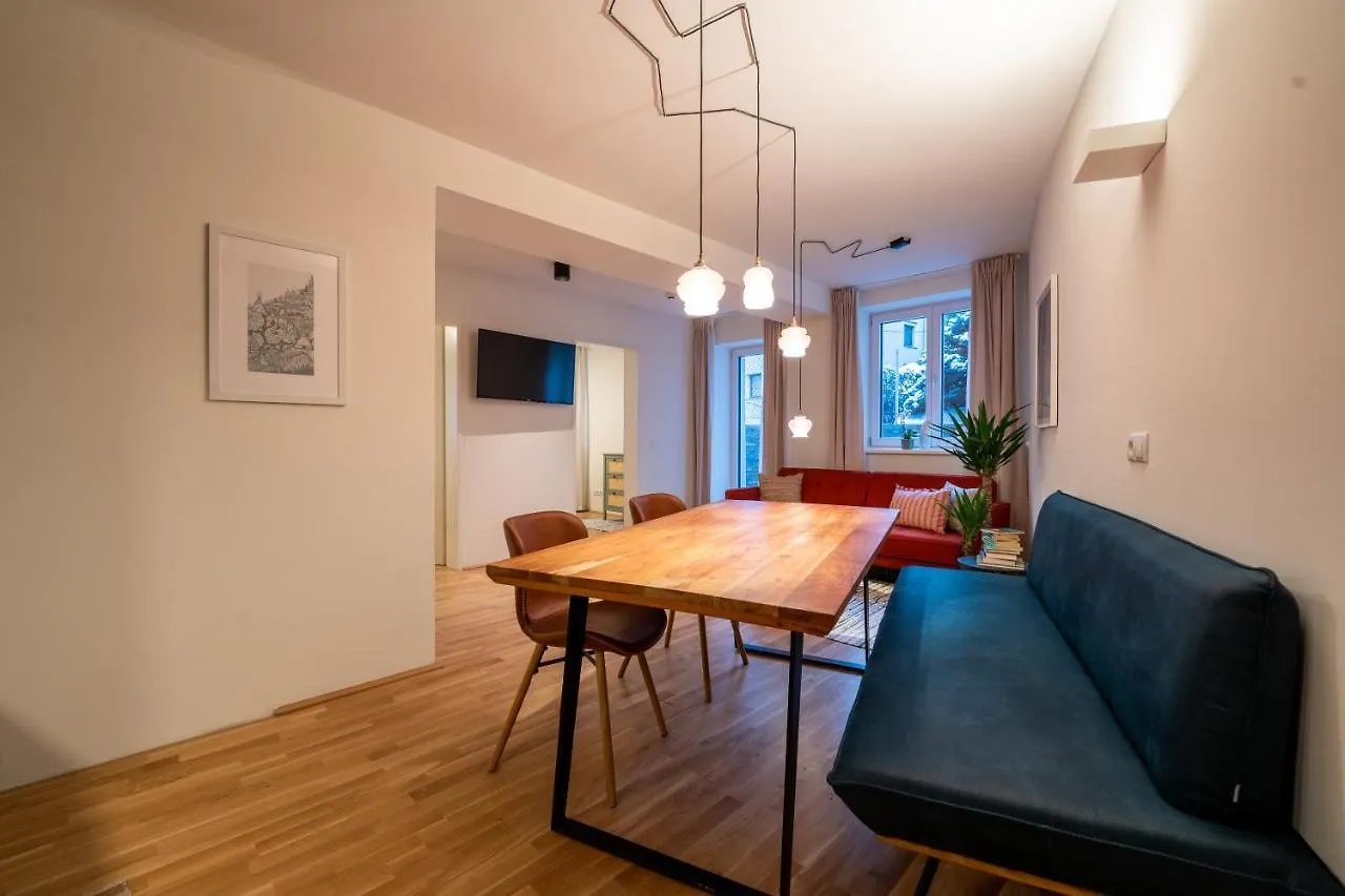Noas Home Innsbruck Apartment